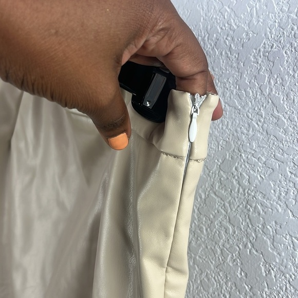 MICAS Solid Fringe Studded Mini Skirt Tan Sz L Southwest Cow Girl Effortless - Picture 11 of 11